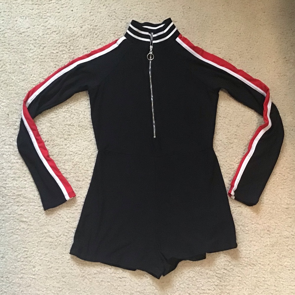 Fashion Nova Women’s Long Sleeve Romper Sz Small - Picture 11 of 11